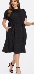 Draper James •Jacquard Belted Shift Dress in Black